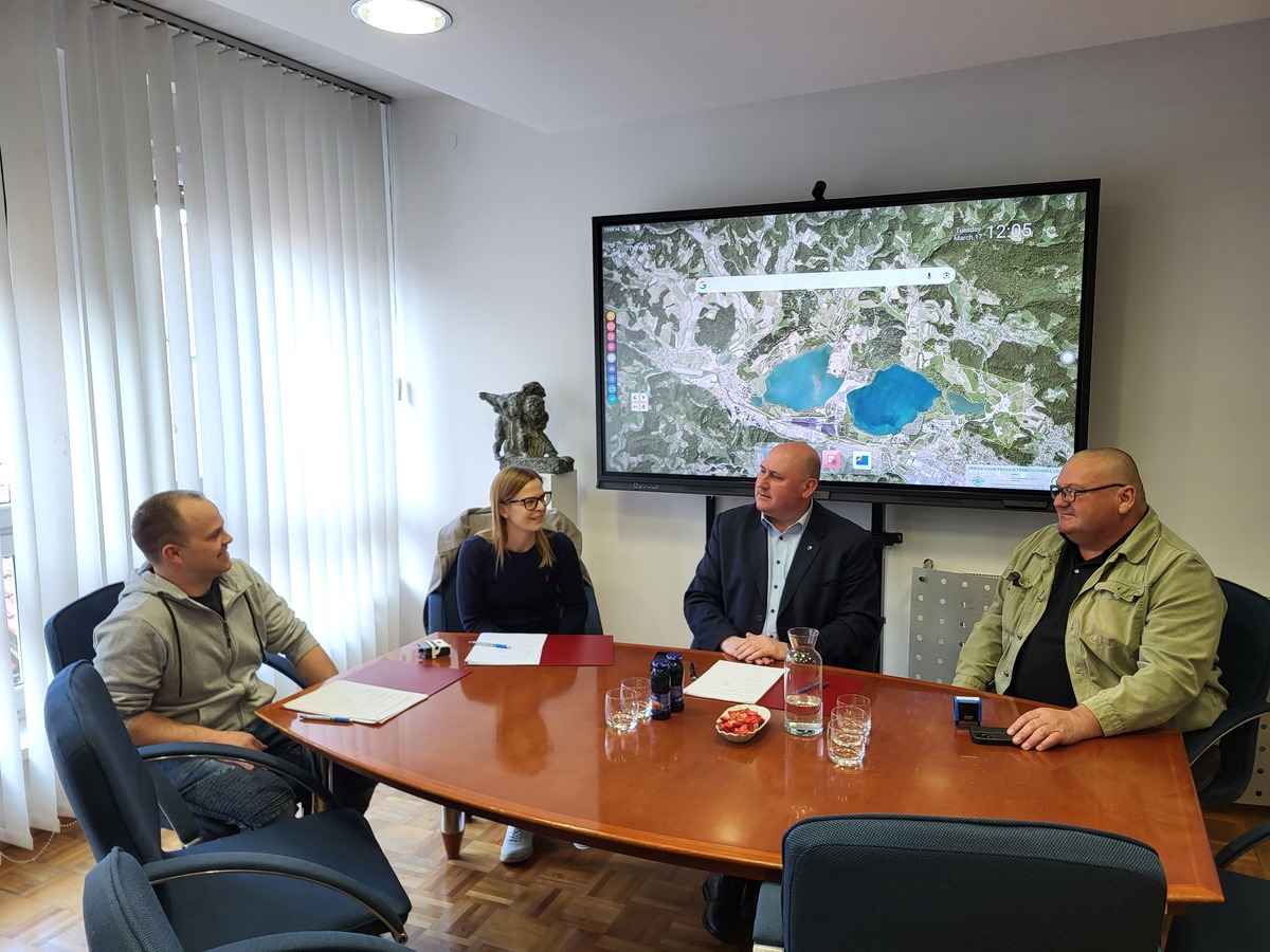 Stabilizacija in ureditev treh gozdnih cest