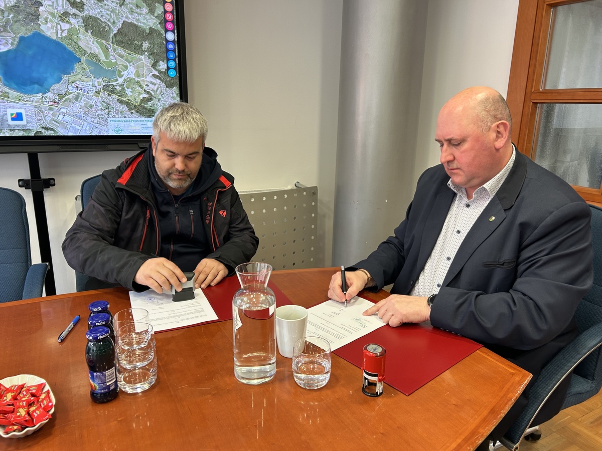 Podpis investicijskih pogodb