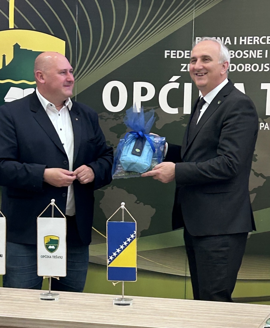 Občinska delegacija na delovnem obisku v Tešnju