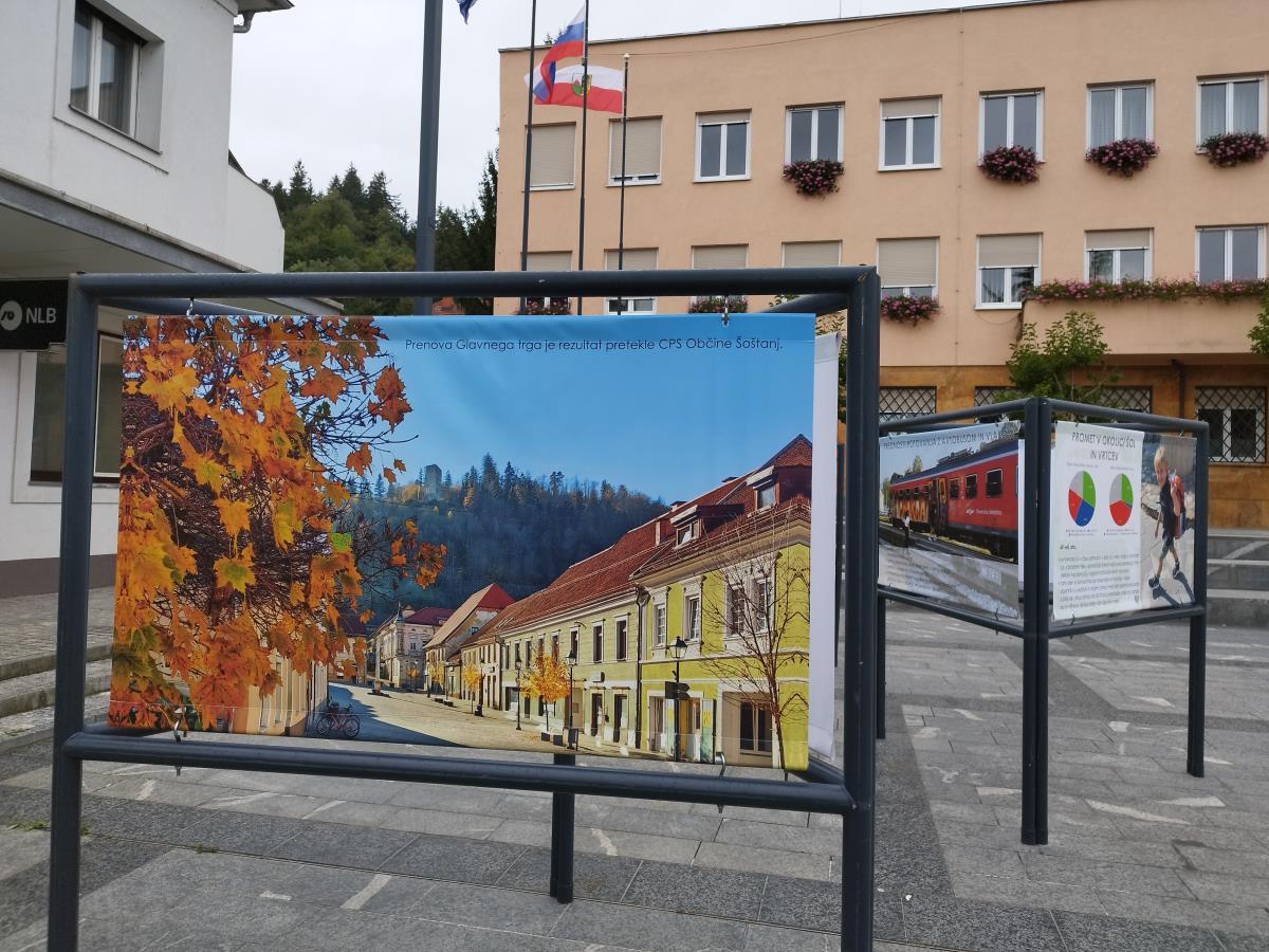 Plakatna razstava na temo trajnostne mobilnosti na Trgu svobode